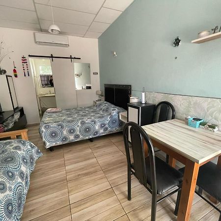 Ezeiza 1 Nuestro Lugar A 15 Minutos Del Aeropuerto Tranfer Opcional Desde Y Al Aeropuerto De Ezeiza Las 24 Horas Pet Friendly Kültér fotó