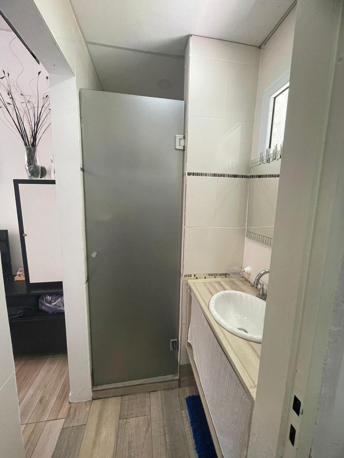 Ezeiza 1 Nuestro Lugar A 15 Minutos Del Aeropuerto Tranfer Opcional Desde Y Al Aeropuerto De Ezeiza Las 24 Horas Pet Friendly Kültér fotó